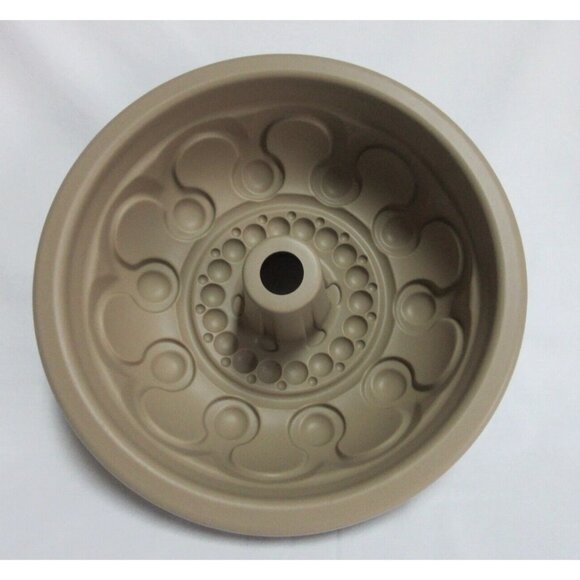 Pampered Chef Crown Cake Bundt Pan Silicone Mold Beige - Picture 1 of 3